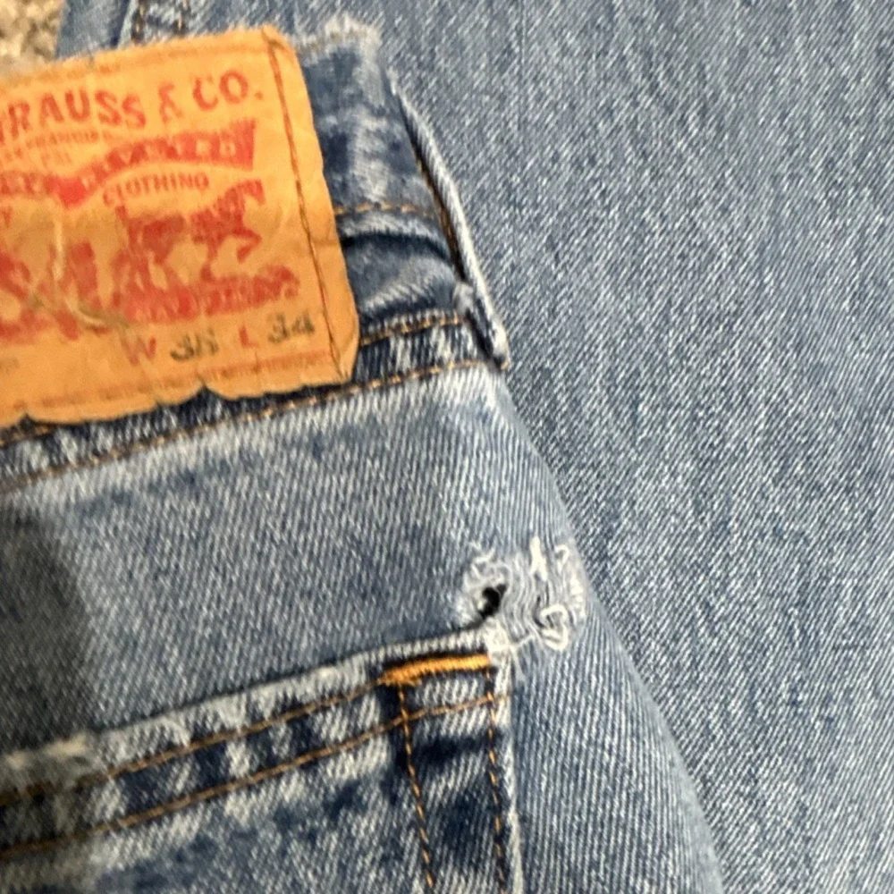 Levi's 500 Series Men's 505 Straight Blue Medium Wash Denim Jeans 5-Pocket